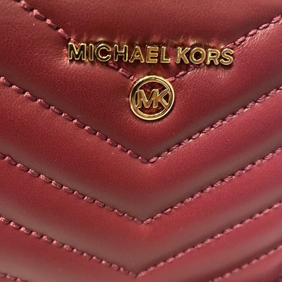 On the GO-GO - Picture 3 of 9